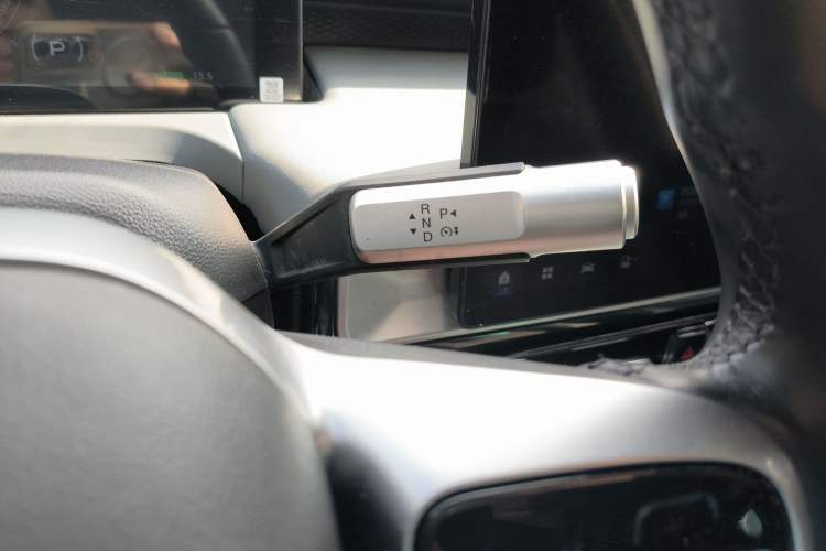 Used AION Y 2023 Plus 510 Enjoy Edition Gear Lever