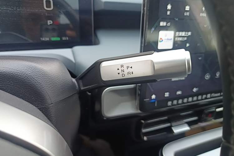 Used AION Y 2023 Younger Star Edition Gear Lever