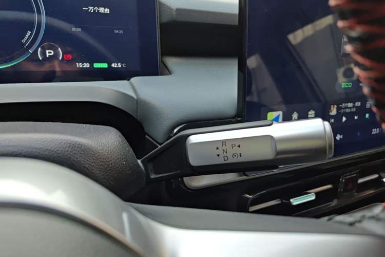 Used AION Y 2023 Plus 610 Enjoyment Edition Ternary Lithium Gear Lever