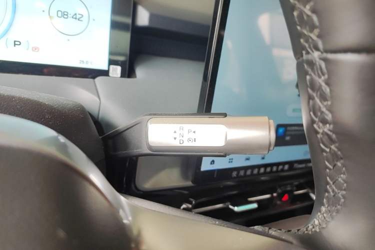 Used AION Y 2023 Plus 610 Smart Edition Ternary Lithium Gear Lever