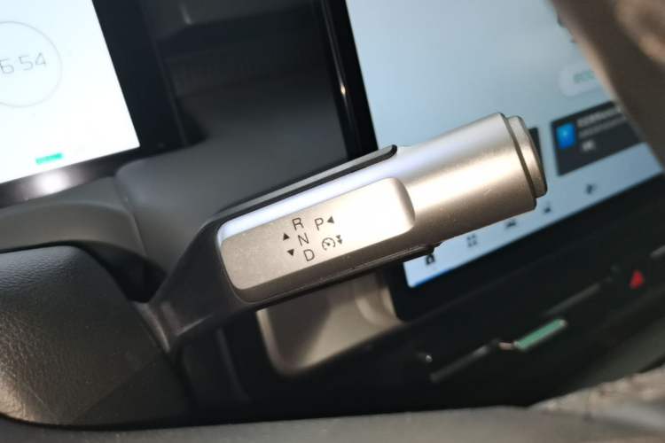 Used AION Y 2023 Plus 510 Smart Edition Gear Lever