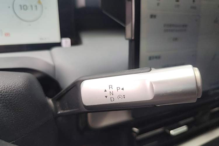 Used AION Y 2023 Plus 510 Enjoy Edition Gear Lever