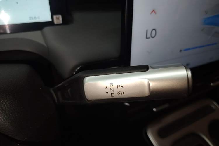 Used AION Y 2023 Younger Star Edition Gear Lever