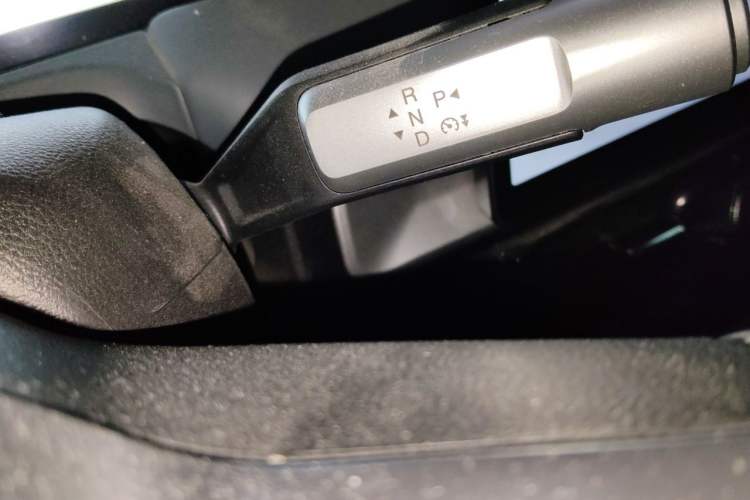 Used AION Y 2023 Plus 510 Executive Edition Gear Lever