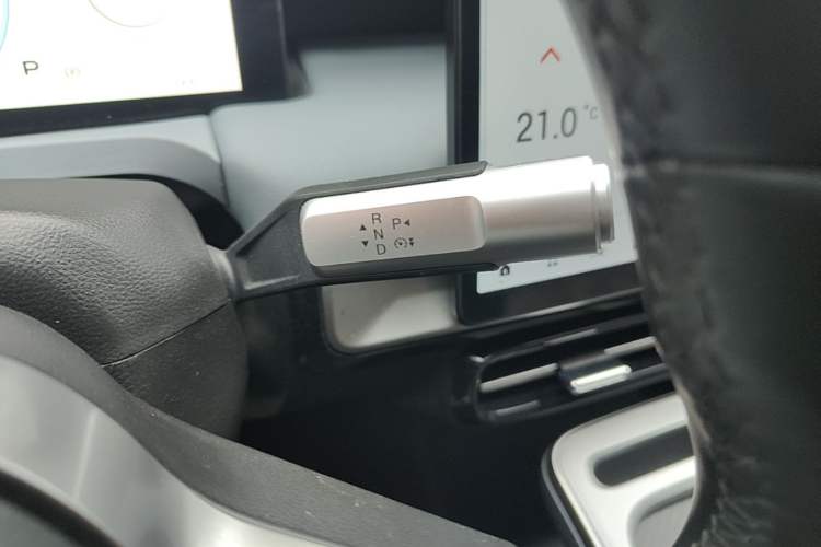 Used AION Y 2023 Younger Star Edition Gear Lever