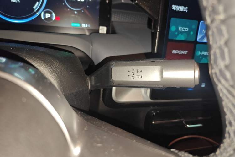Used AION Y 2023 Younger Gear Lever