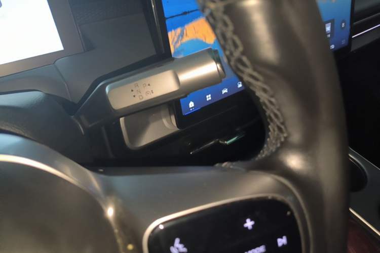 Used AION Y 2023 Plus 510 Smart Edition Gear Lever