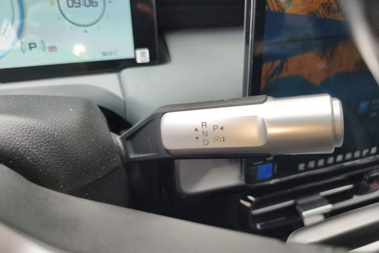 Used AION Y 2023 Plus 510 Smart Edition Gear Lever