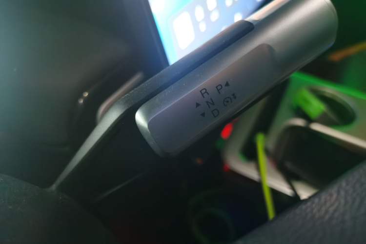 Used AION Y 2023 Plus 510 Smart Edition Gear Lever