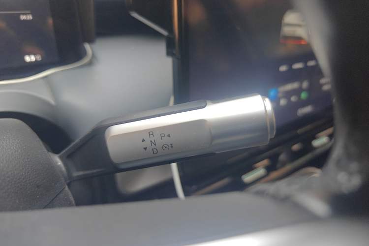 Used AION Y 2023 Younger Gear Lever