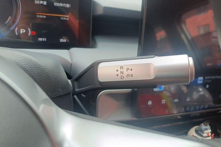 Used AION Y 2023 Plus 510 Smart Edition Gear Lever