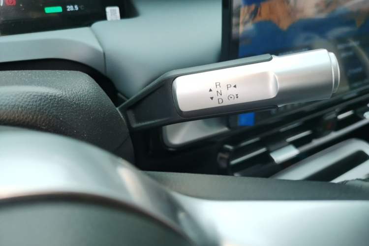 Used AION Y 2023 Plus 610 Smart Edition Ternary Lithium Gear Lever