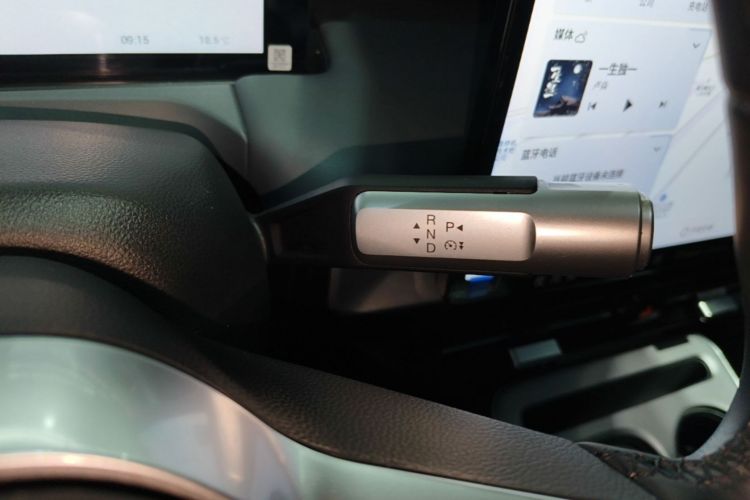 Used AION Y 2023 Plus 510 Smart Edition Gear Lever