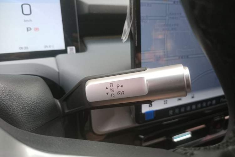 Used AION Y 2023 Plus 510 Smart Edition Gear Lever