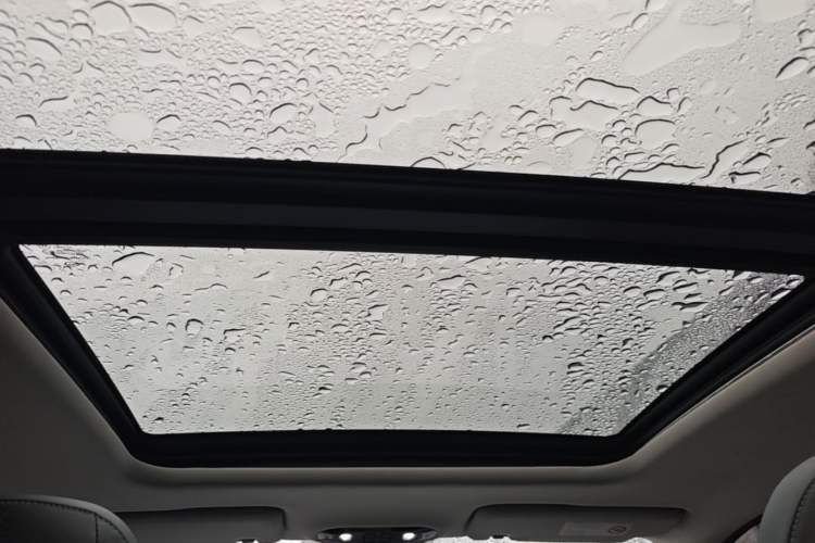 Used AION Y 2023 Plus 510 Smart Edition Headliner