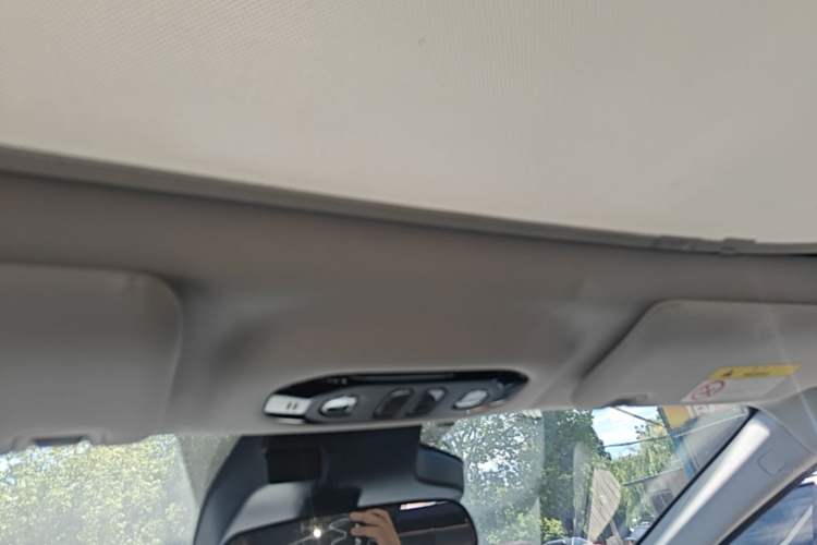 Used AION Y 2023 Younger Star Edition Headliner