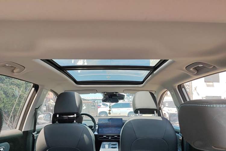 Used AION Y 2023 Plus 510 Smart Edition Headliner