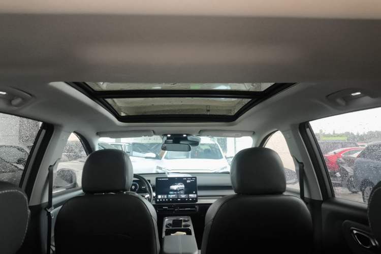 Used AION Y 2023 Plus 510 Smart Edition Headliner