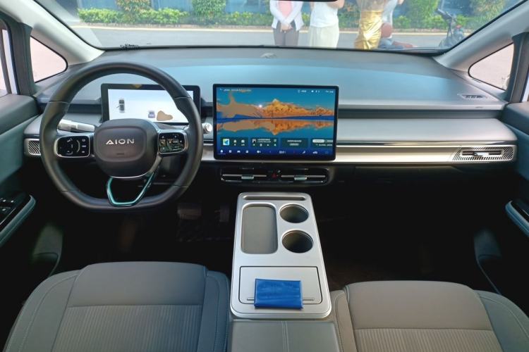 Used AION Y 2023 Younger Interior 2