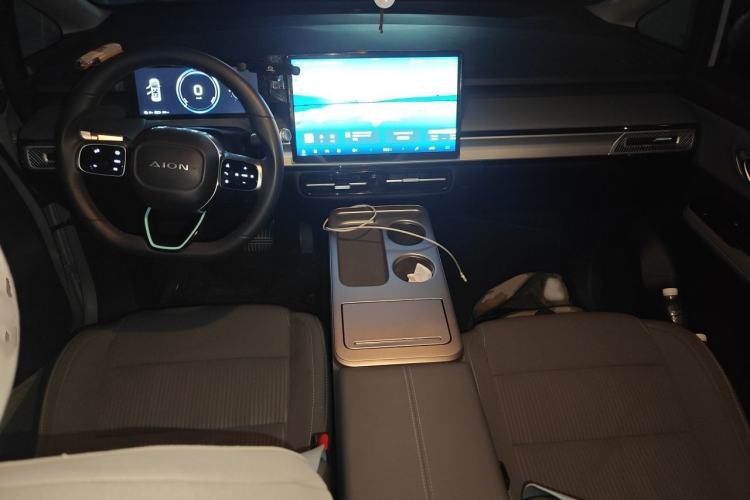 Used AION Y 2023 Younger Interior 2