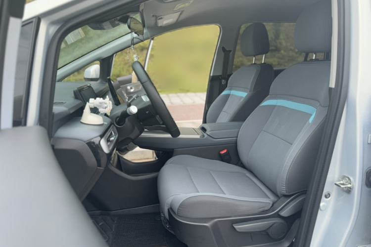 Used AION Y 2023 Younger Interior 3