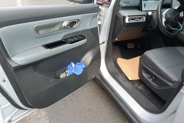 Used AION Y 2023 Younger Star Edition Interior 3