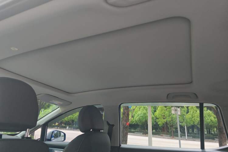 Used AION Y 2023 Younger Star Edition Interior 4