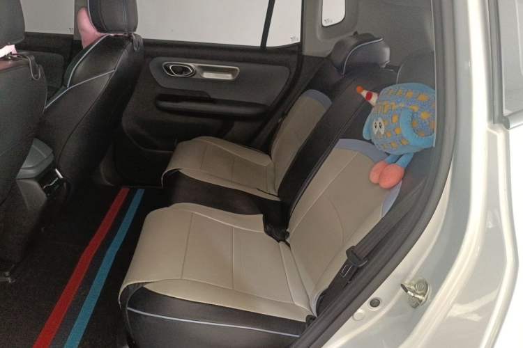 Used AION Y 2023 Younger Interior 4