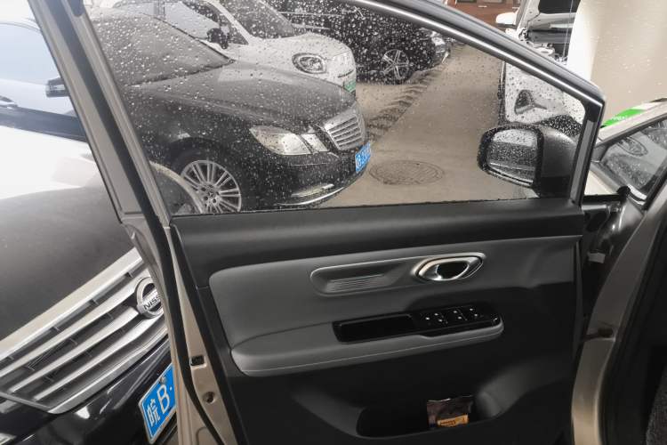 Used AION Y 2023 Plus 510 Smart Edition Left Front Door Interior