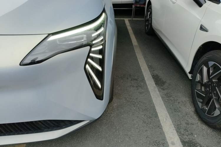 Used AION Y 2023 Younger Star Edition Left Front Headlight