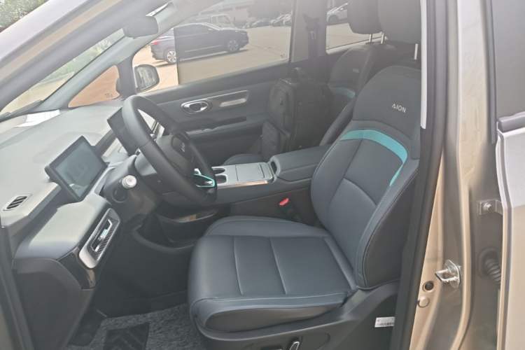 Used AION Y 2023 Plus 510 Smart Edition Left Front Seat
