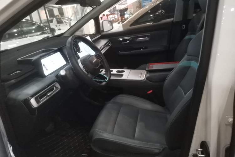Used AION Y 2023 Plus 510 Smart Edition Left Front Seat