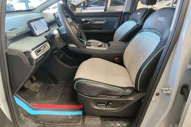 Used AION Y 2023 Plus 510 Smart Edition Left Front Seat