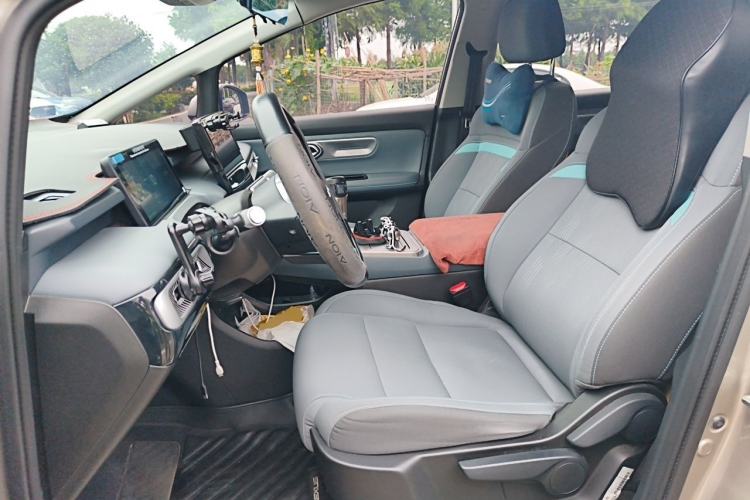 Used AION Y 2023 Plus 510 Executive Edition Left Front Seat