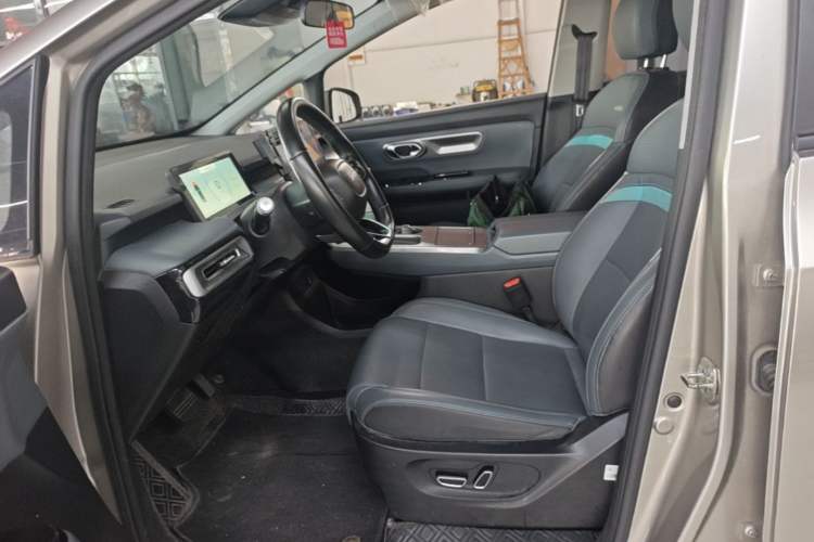 Used AION Y 2023 Younger Star Edition Left Front Seat