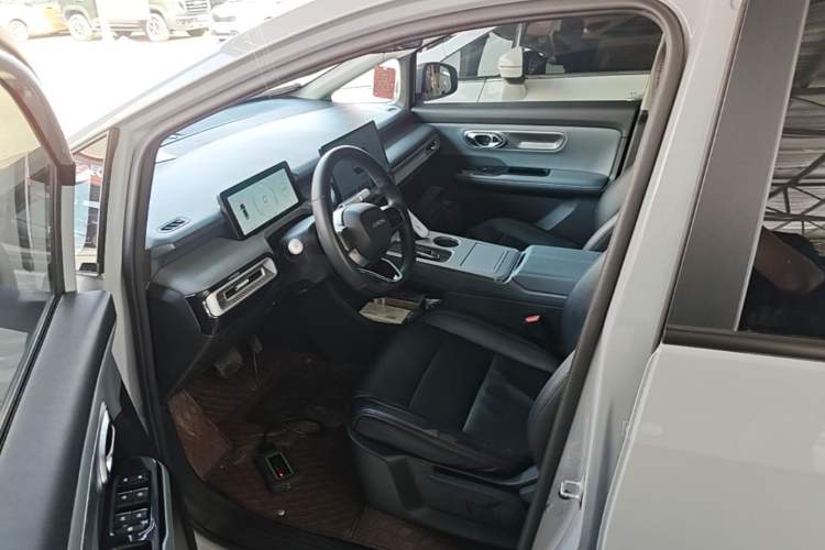 Used AION Y 2023 Plus 610 Enjoy Edition Left Front Seat