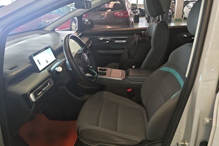 Used AION Y 2023 Plus 510 Executive Edition Left Front Seat