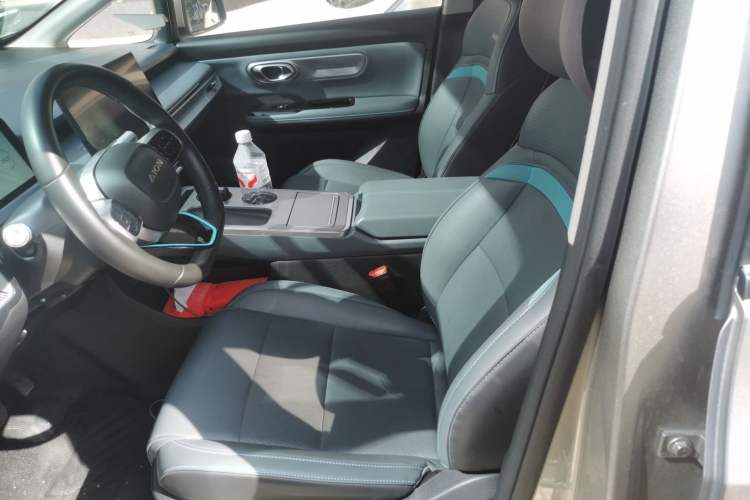Used AION Y 2023 Younger Star Edition Left Front Seat