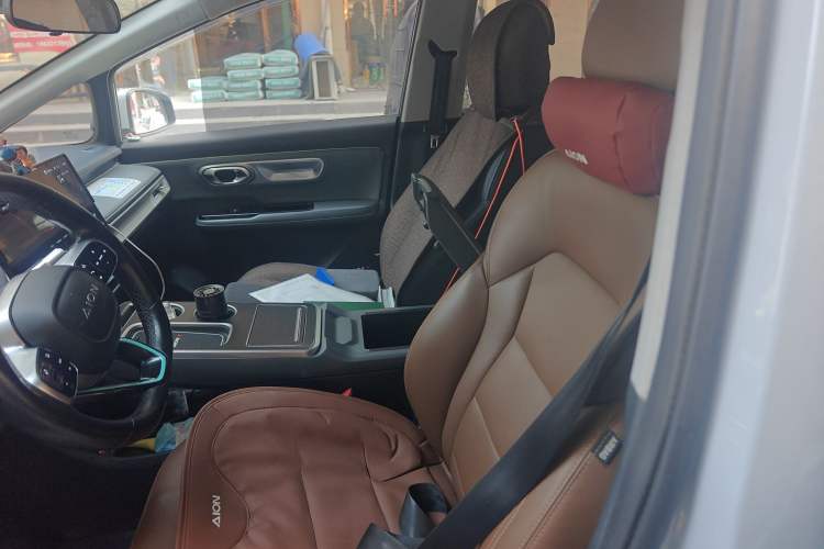 Used AION Y 2023 Younger Left Front Seat