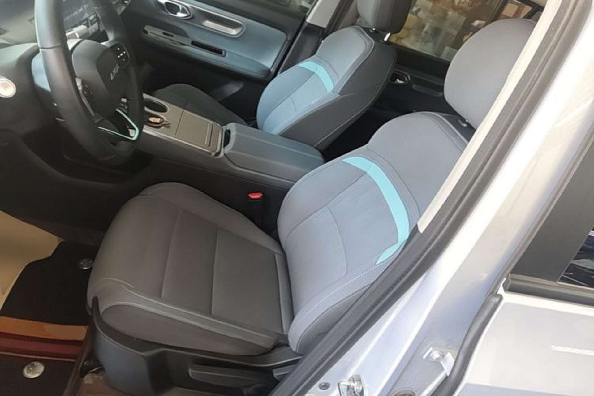 Used AION Y 2023 Younger Left Front Seat