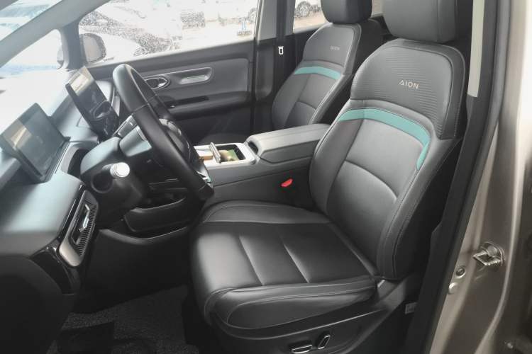 Used AION Y 2023 Plus 510 Smart Edition Left Front Seat