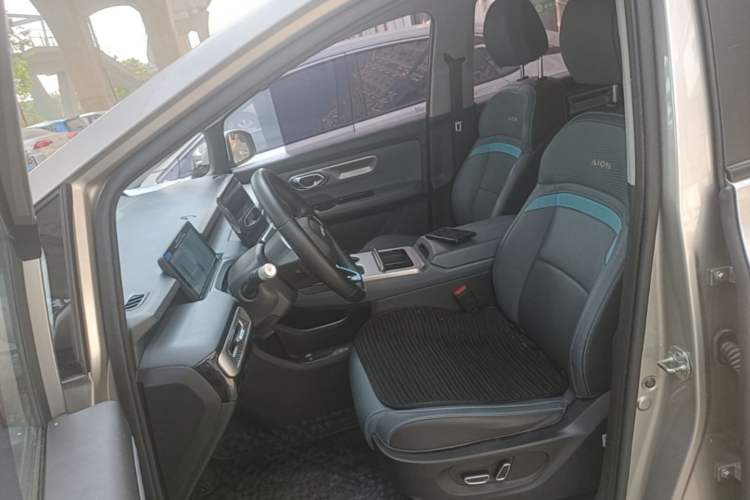 Used AION Y 2023 Plus 510 Smart Edition Left Front Seat