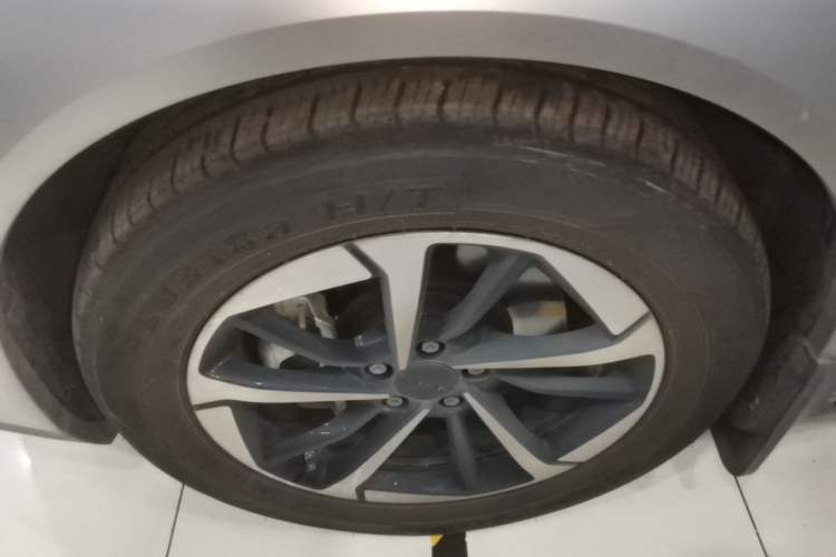 Used AION Y 2023 Plus 510 Smart Edition Left Front Wheel Hub