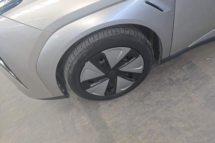 Used AION Y 2023 Plus 510 Enjoy Edition Left Front Wheel Hub