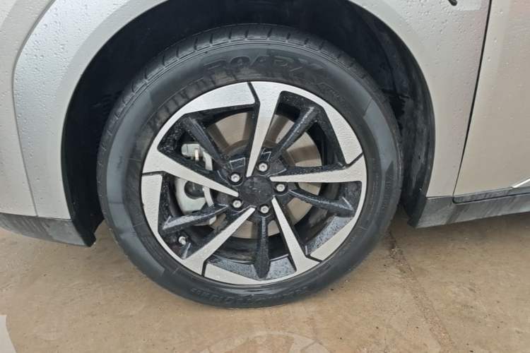 Used AION Y 2023 Plus 510 Smart Edition Left Front Wheel Hub