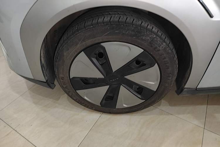 Used AION Y 2023 Plus 610 Enjoyment Edition Ternary Lithium Left Front Wheel Hub