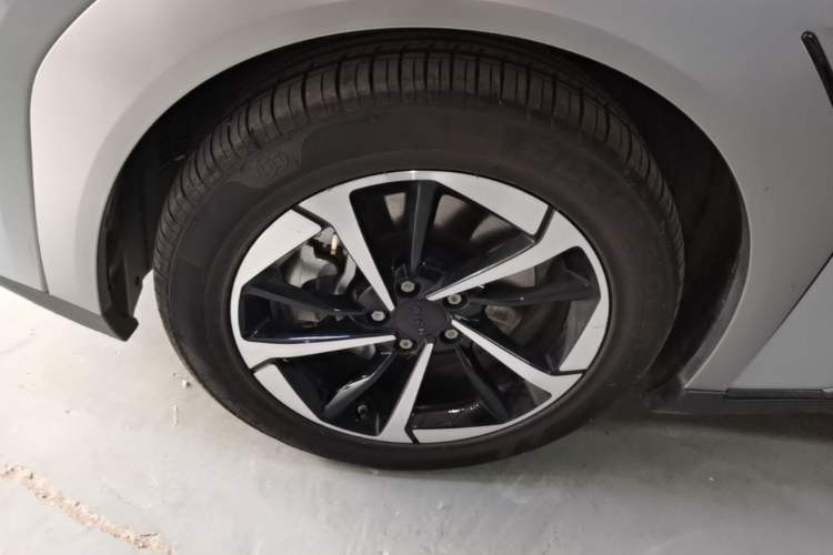 Used AION Y 2023 Plus 510 Smart Edition Left Front Wheel Hub