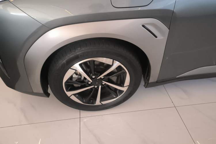 Used AION Y 2023 Plus 510 Smart Edition Left Front Wheel Hub