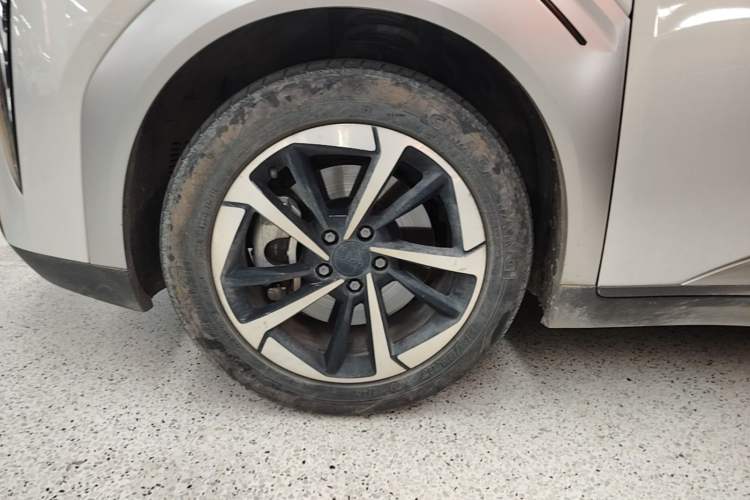Used AION Y 2023 Younger Star Edition Left Front Wheel Hub