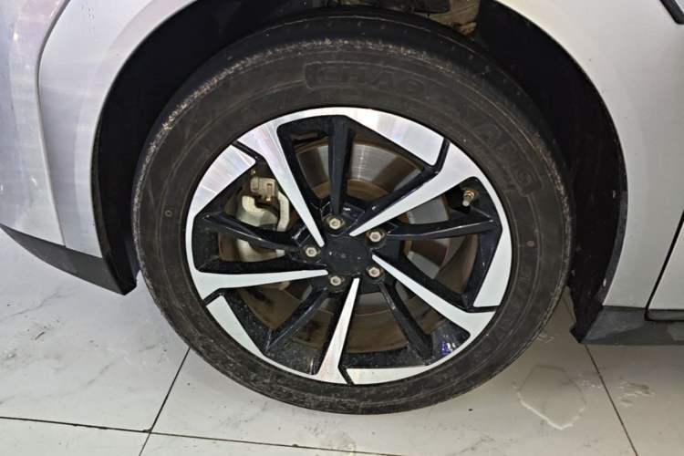 Used AION Y 2023 Plus 510 Smart Edition Left Front Wheel Hub